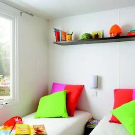 Mobil-home 6 Personnes Avec Terrasse A - Api-1-52-371 *