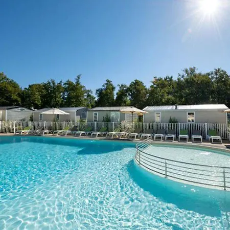 Mobil-home 6 Personnes Avec Terrasse A - Api-1-52-371 * Royan