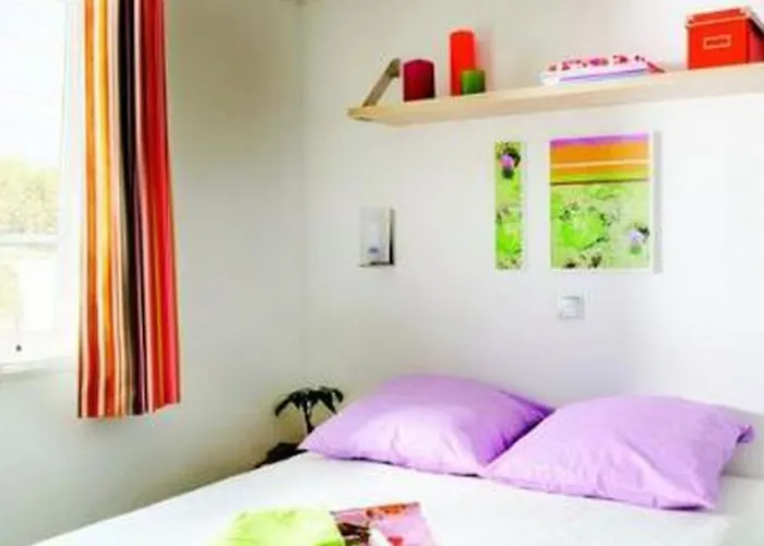 Camping Mobil-home 6 Personnes Avec Terrasse A - Api-1-52-371 Royan