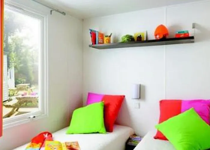 Mobil-home 6 Personnes Avec Terrasse A - Api-1-52-371 *