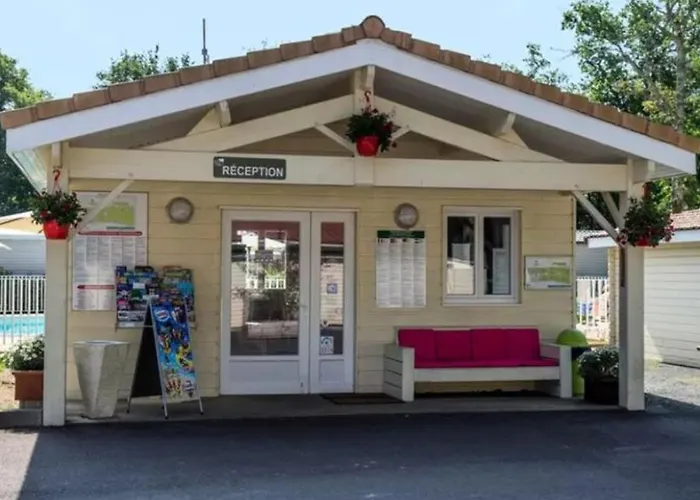 Campsite Mobil-home 6 Personnes Avec Terrasse A - Api-1-52-371 *